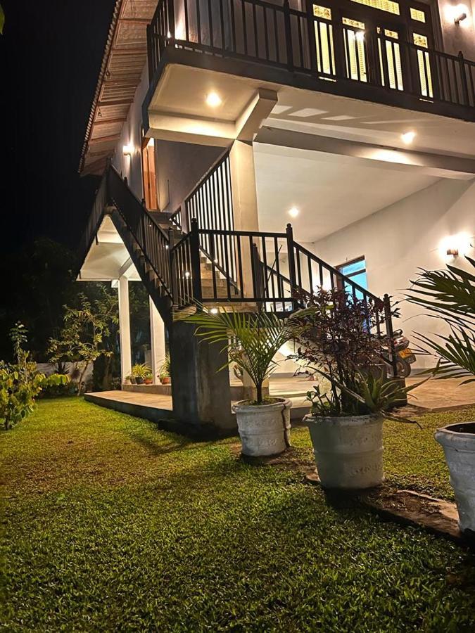 Theon Resort 阿努拉德普勒 外观 照片