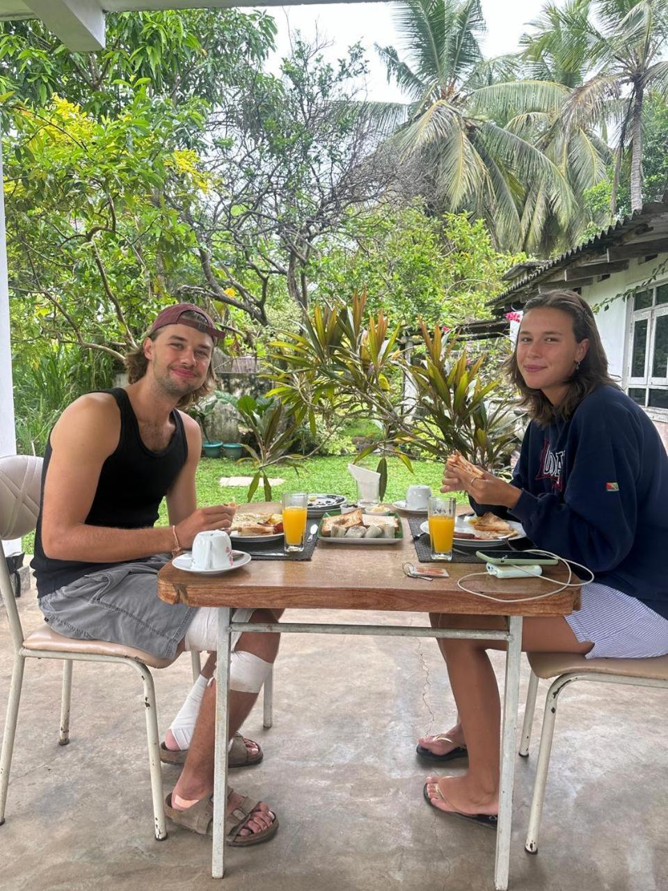 Theon Resort 阿努拉德普勒 外观 照片